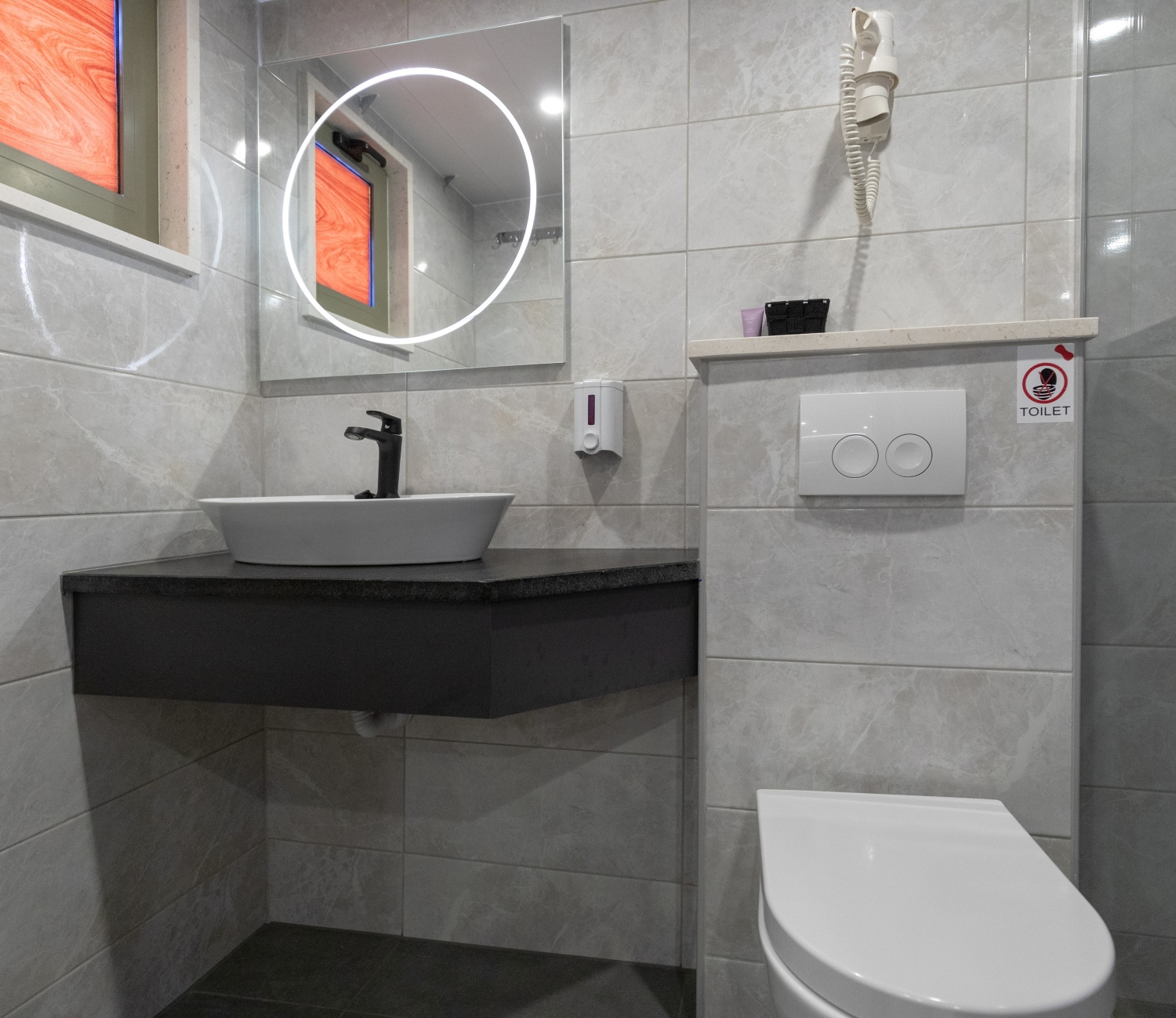 Antaris Croatia cruise ship bath