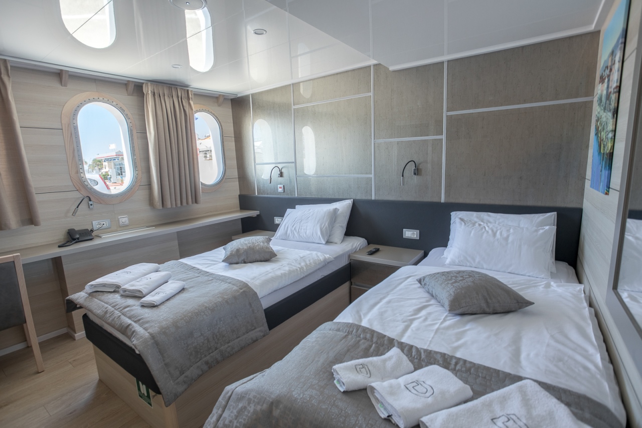 Desire Croatia Cruise ship twin bed cabin