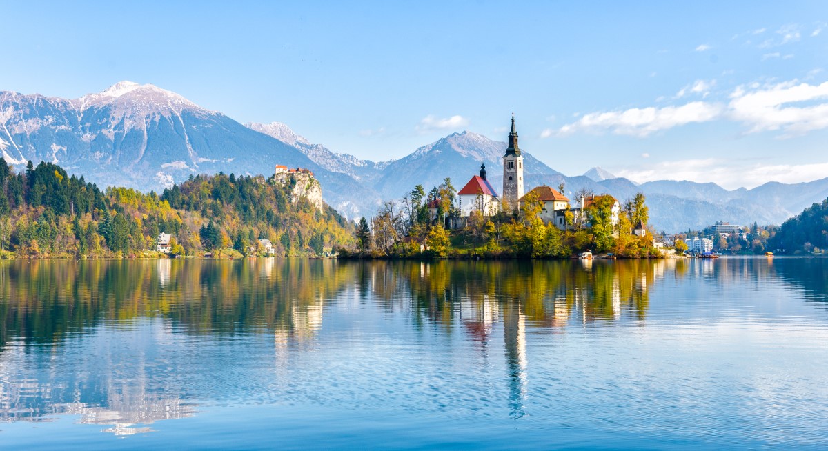 Lake,Bled,Slovenia.,Beautiful,Mountain,Lake,With,Small,Pilgrimage,Church.