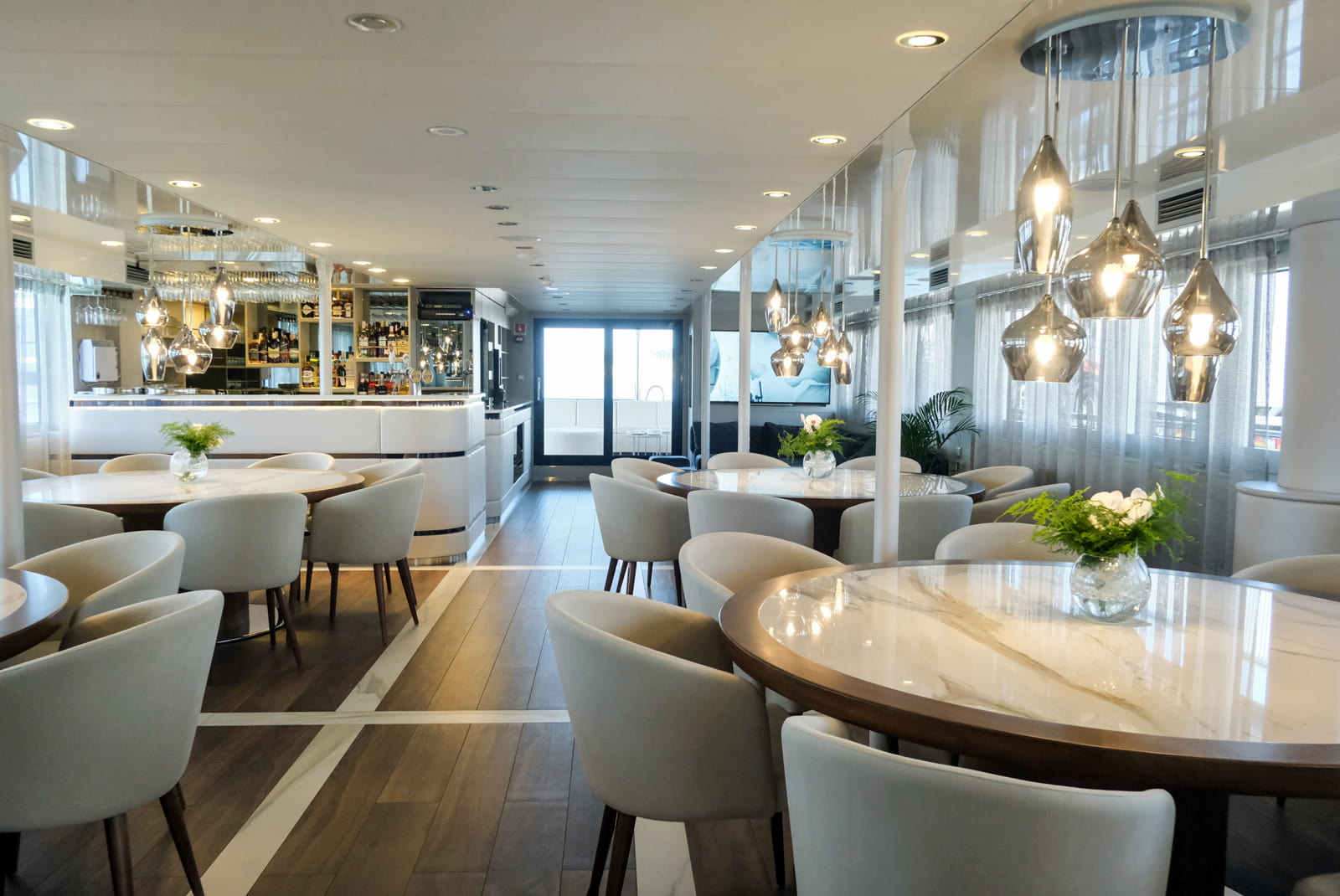 The Aurelia Croatia cruise ship dining