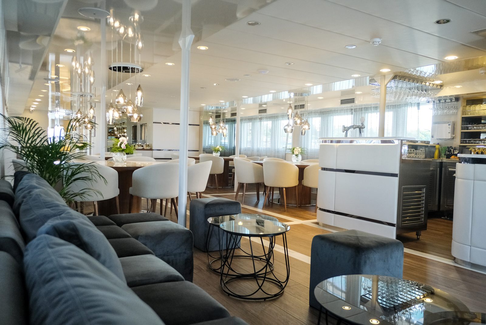 Aurelia Croatia cruise ship Salon