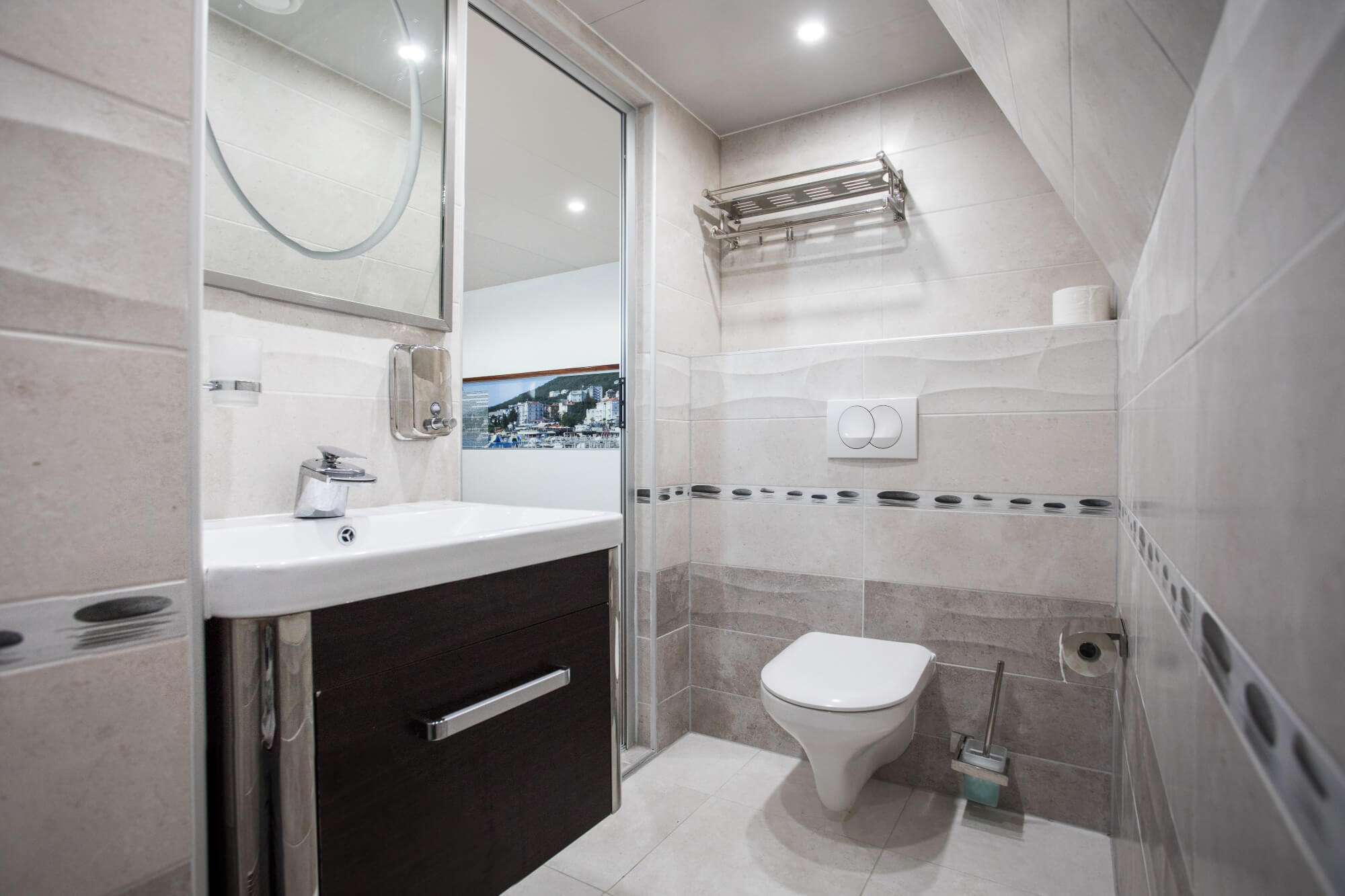 Stella Maris Croatia cruise ship bath