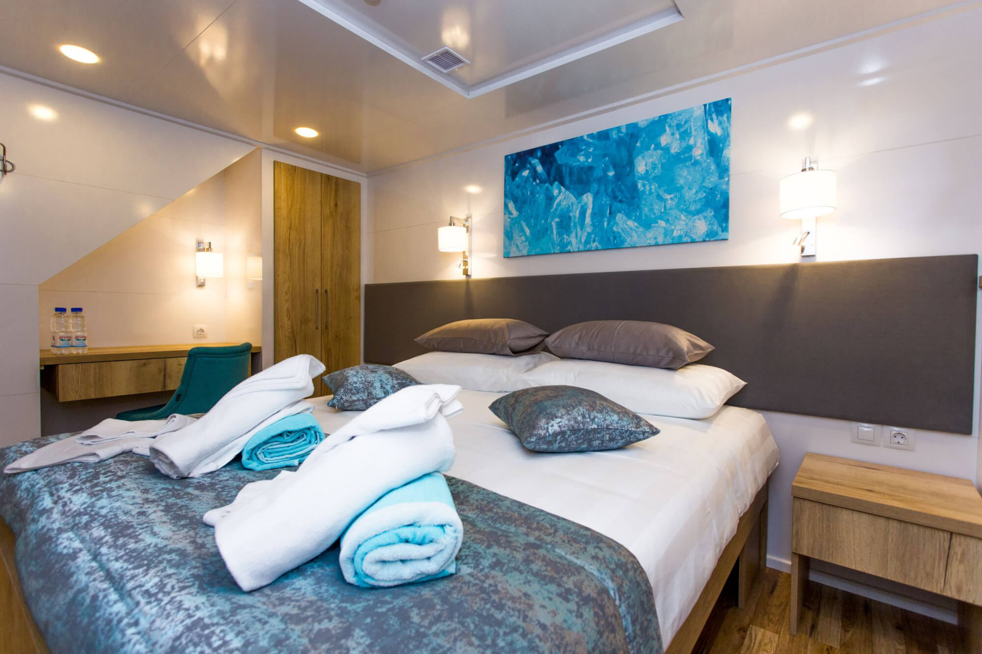 Aquamarine Croatia cruise ship cabin