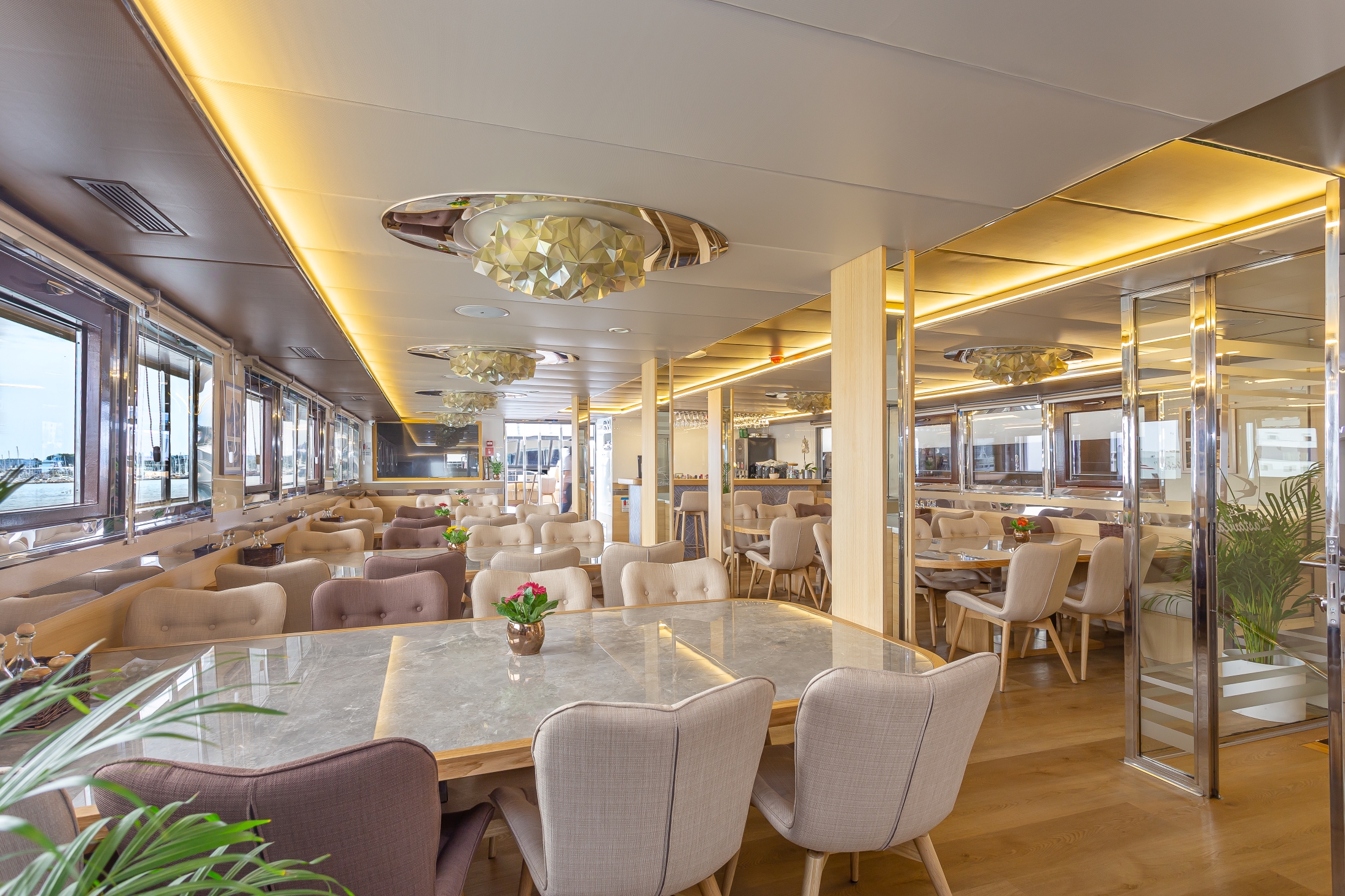 Lastavica Croatia Cruise Ship interior (21)