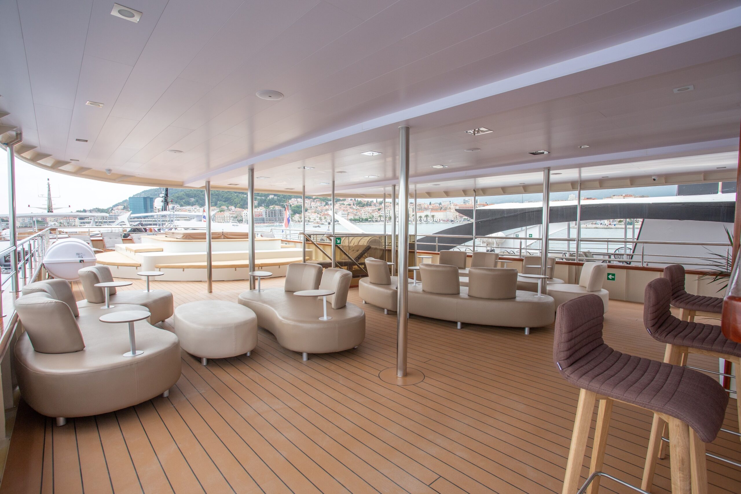 Lastavica Croatia Cruise Ship lounge (29)