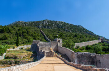 Take a walk on ston walls on your family vacation in croatia