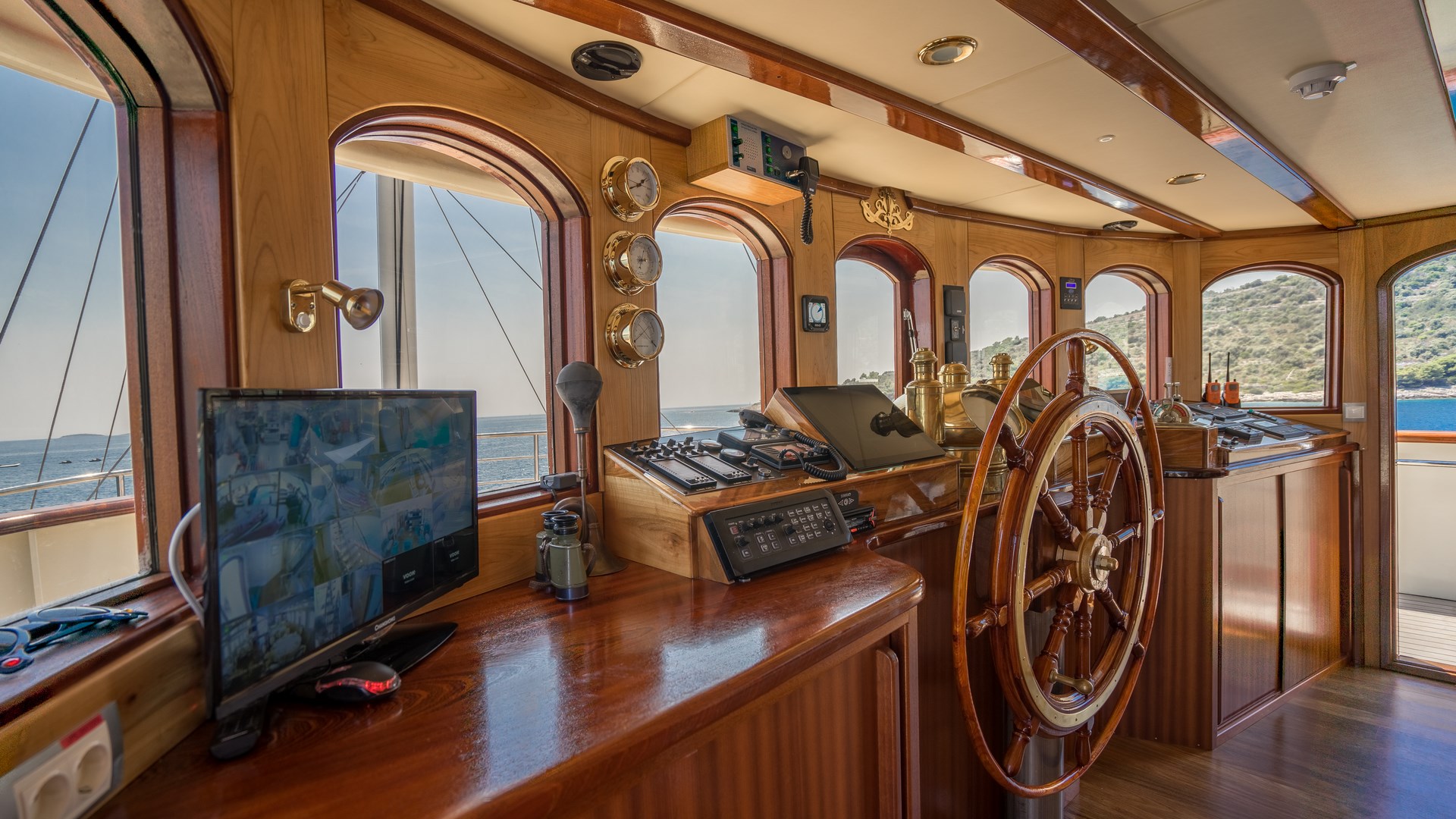 MY Casablanca yacht command bridge with a helm