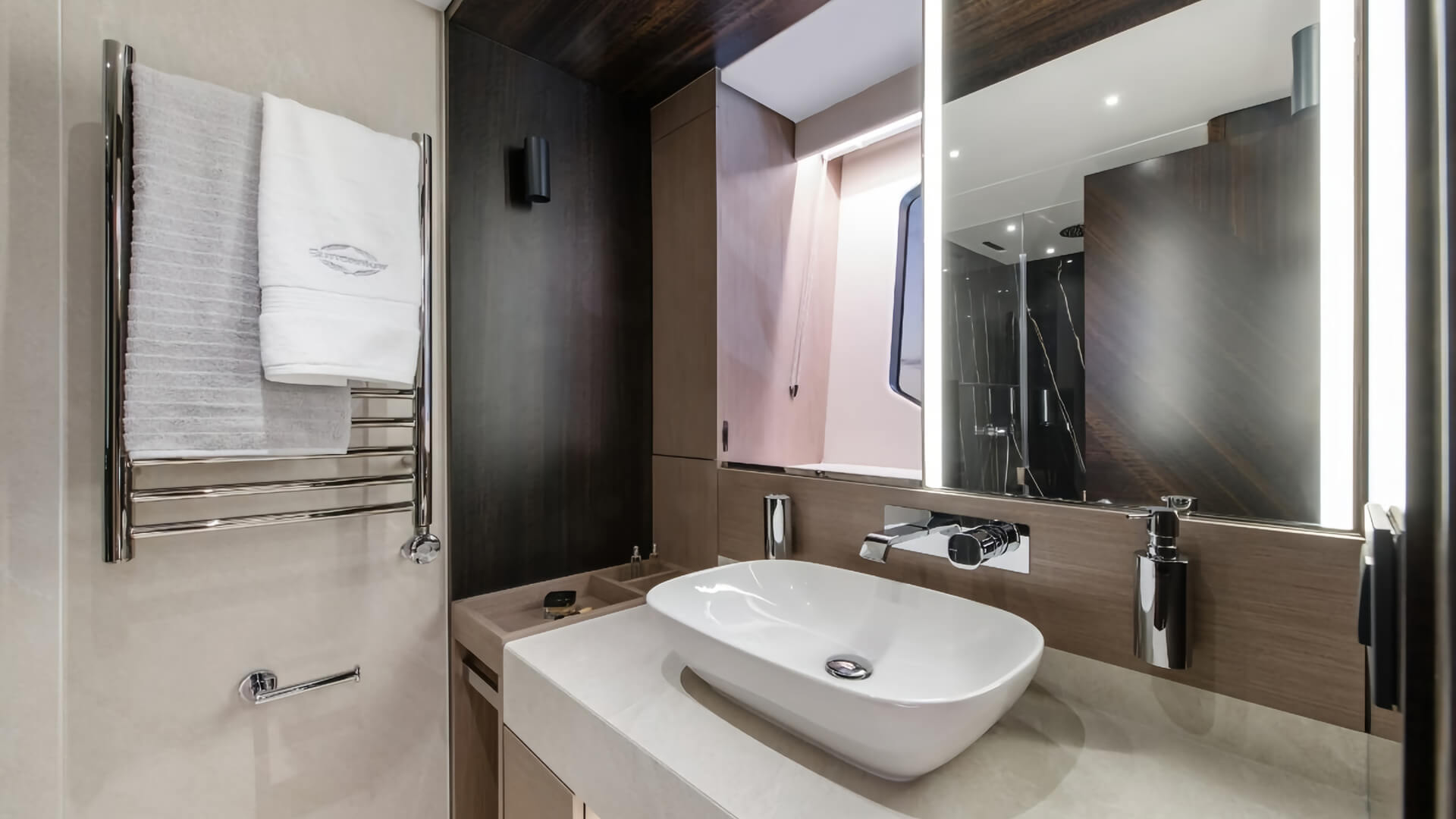 Sunseeker Manhattan 68 M/Y Apollo yacht - sink in the bathroom